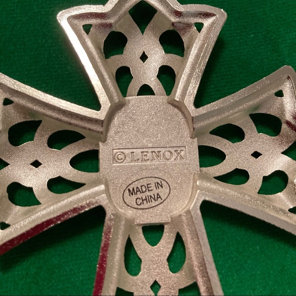 Collectible Lenox Bejeweled Cross Silver plated Ornament - Picture 3 of 6
